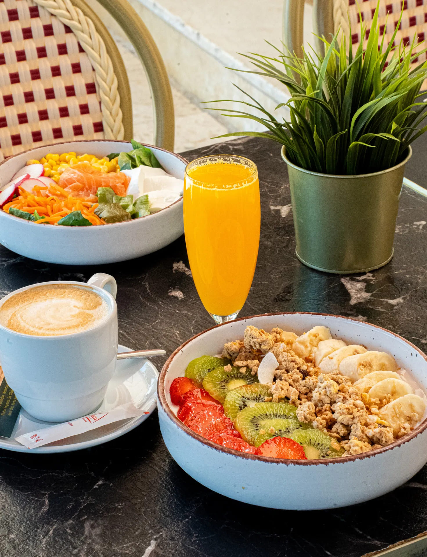 Bol de yogurt, Bol Cantina